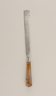 Knife with Eight-Paneled Agate Handle Knife