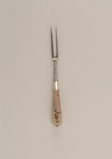 Fork with Eight-Paneled Agate Handle Fork