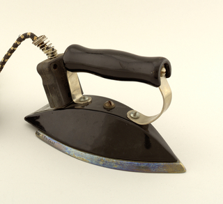 Waage Black Porcelain Iron