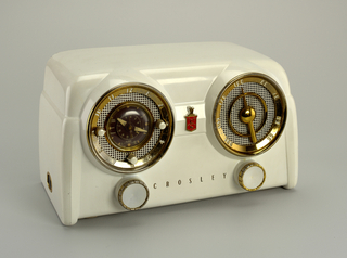 Model D25WE Radio