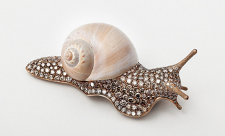 Brooch, Small snail