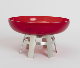 Tavola Rotonda Rossa Centerpiece