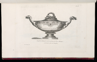 Print, Soupière richement ornée en forme de Vase Antique