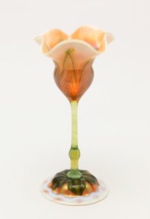 Flower-Shaped Vase Vase