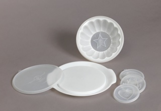 Jel-N-Serve Gelatin Mold with Interchangeable Decorative Inserts Mold