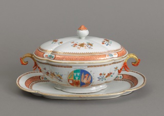 Soup Tureen with the Arms of the Scholten-Hogenberg Family Soup Tureen With Stand