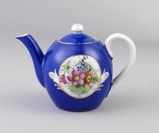 Teapot And Lid (Russia)