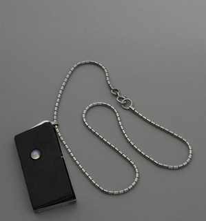 Locket And Chain (USA)