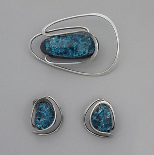 Pair Of Earrings (USA)