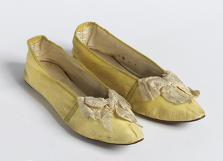 Pair Of Slippers (USA)