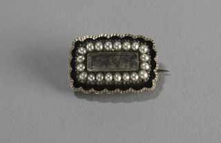 Brooch (England or United States)