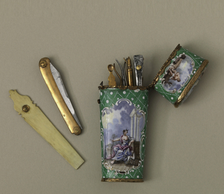 Etui With Writing And Grooming Instruments (England)