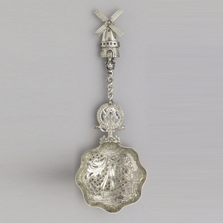 Sifting Spoon with Revolving Windmill Terminal Spoon