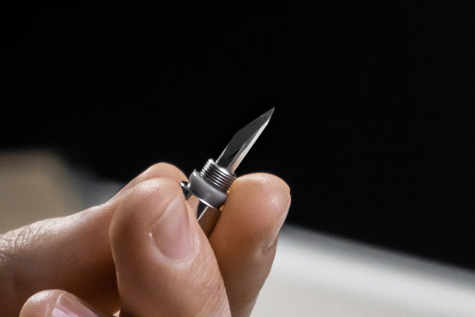 World's Smallest Blade 'Never Dulls' Slash EDC Knife GearJunkie