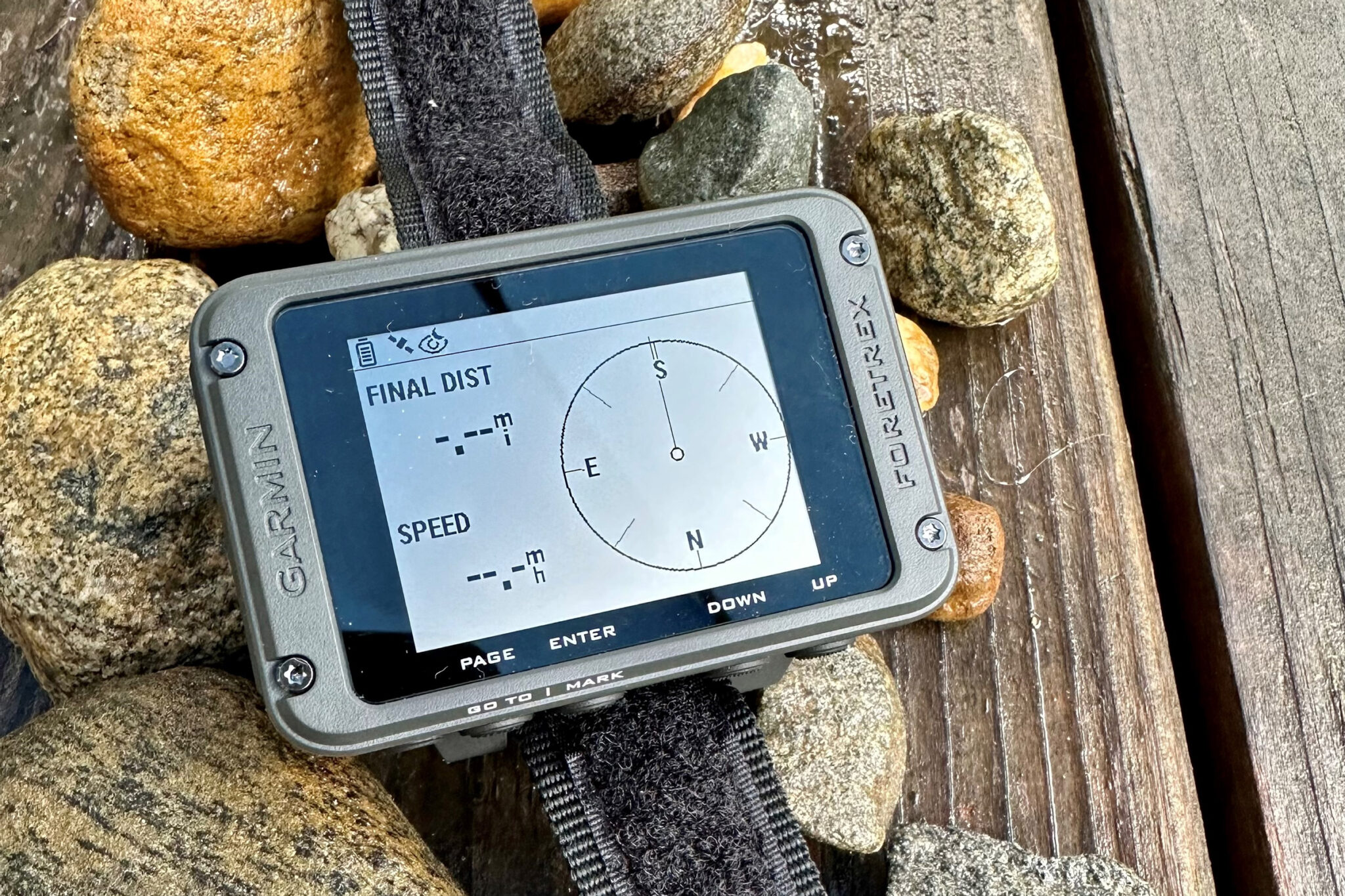 Garmin Foretrex 801 Review: Up to 1,000 Hours of Backcountry Navigation