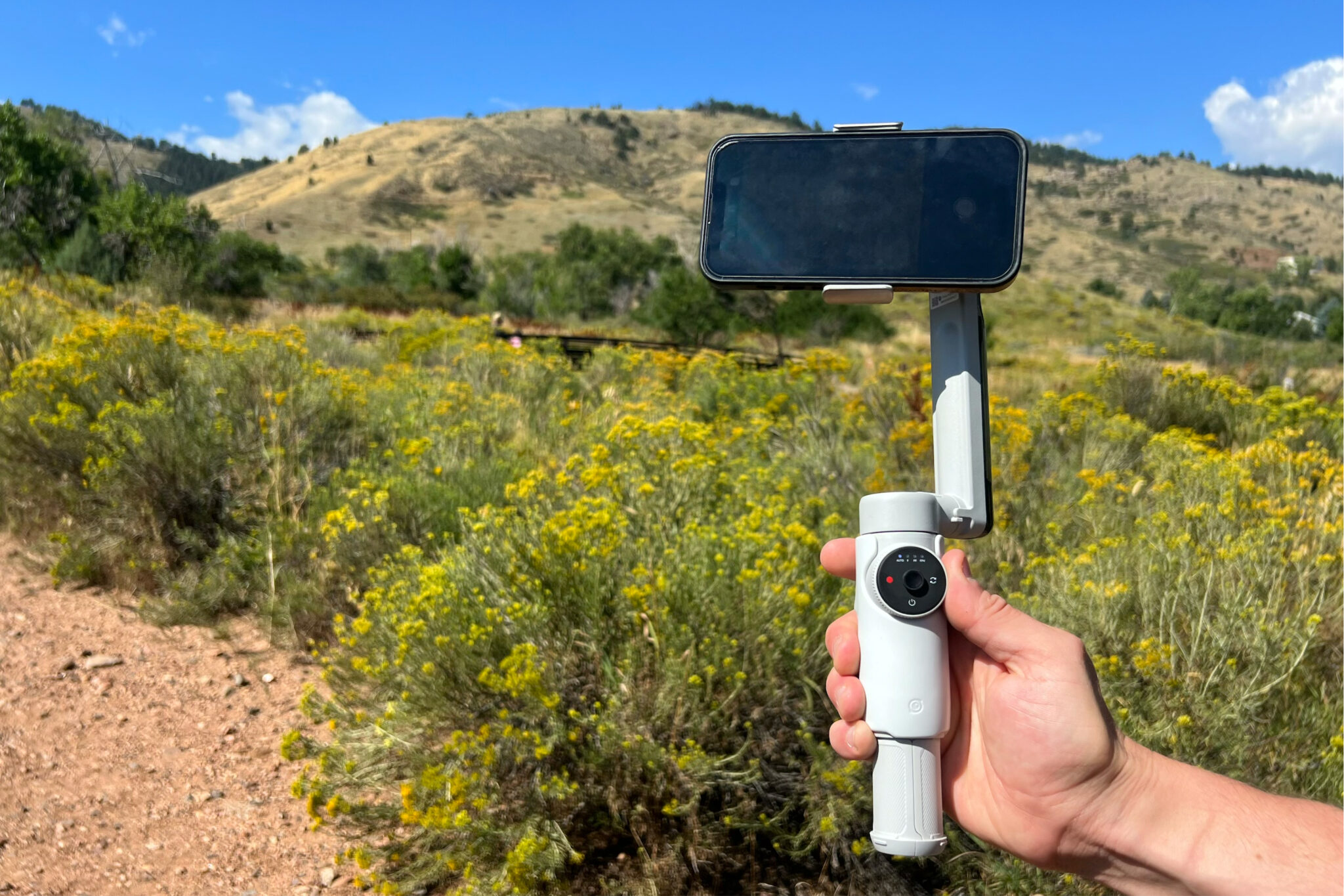 Insta360 Flow Stabilizer Review: Great Action Shots With AI Gadget