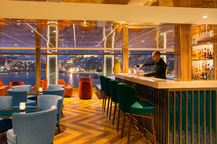 Bar on the ship