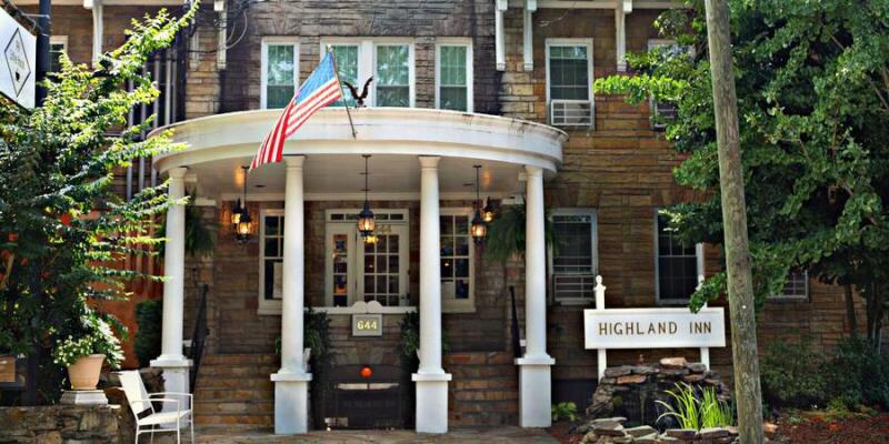 Highland Inn Ballroom Lounge