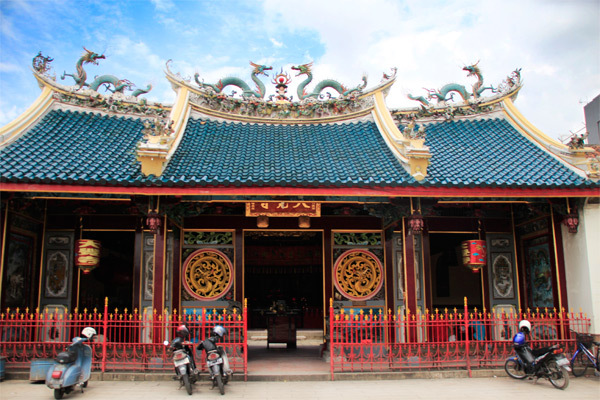Klenteng Tay Kak Sie Temple