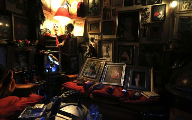 Vampire Museum
