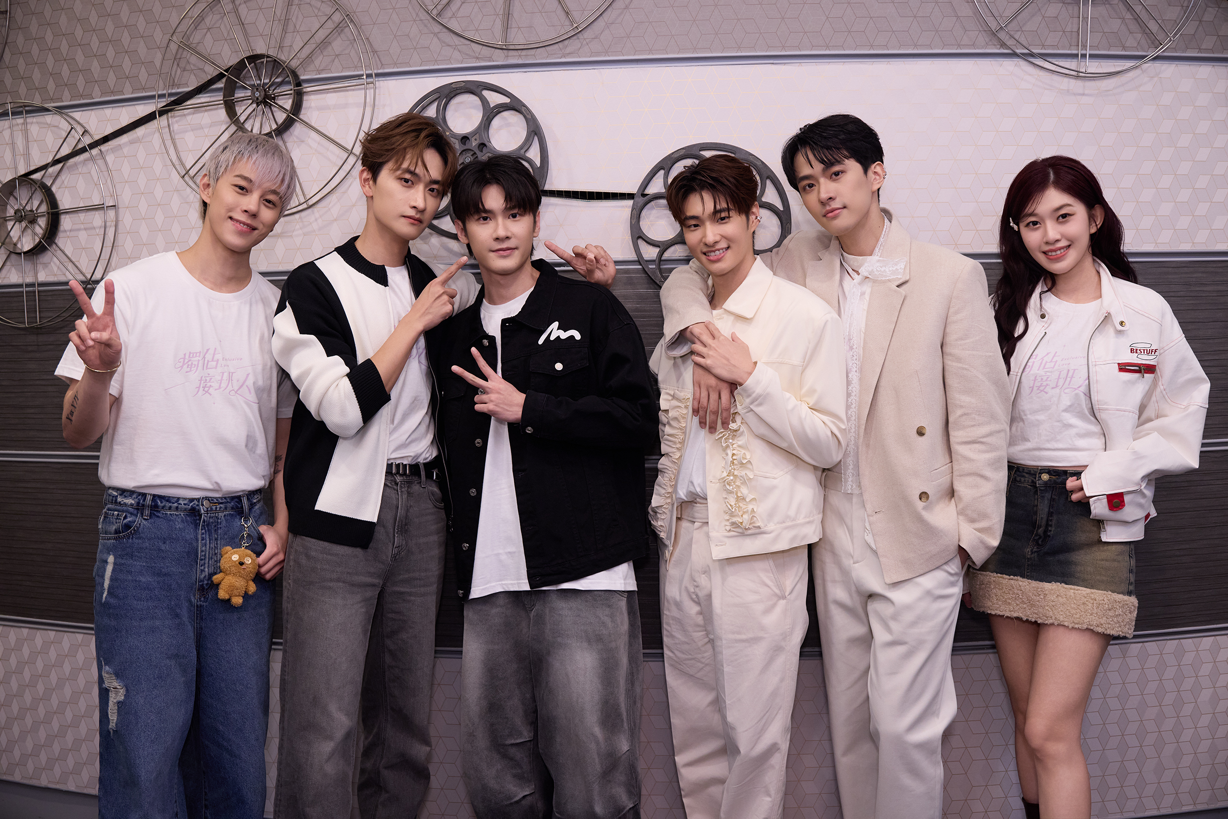 《獨佔接班人》終映會熱鬧收官 徐瑋澤、朴靖恆「公主抱繞場」放閃