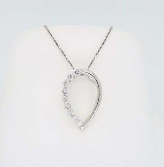 18K Pear Shaped Diamond Pendant Necklace