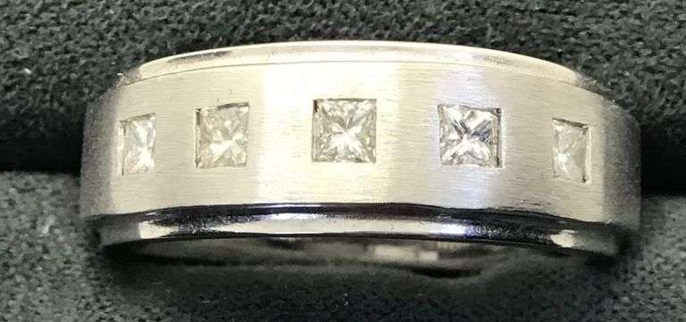 MEN’S 14K WHITE GOLD PRINCESS CUT DIAMOND WEDDING BAND
