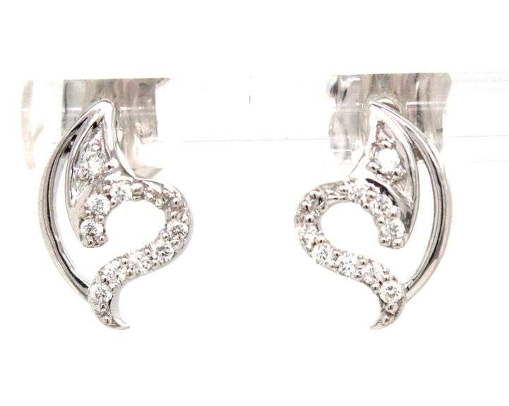 14kt White gold diamond open heart stud earrings