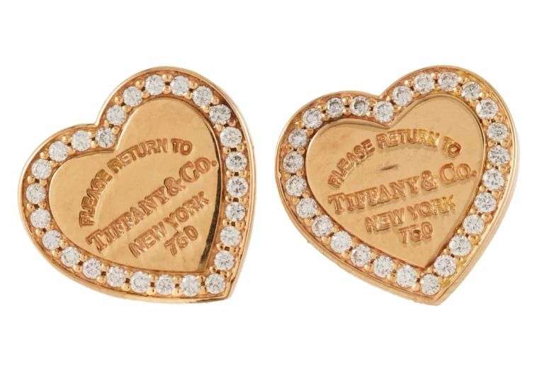 Tiffany & Co. Return To Tiffany 0.10ctw Diamond Heart Stud Earrings in 18K