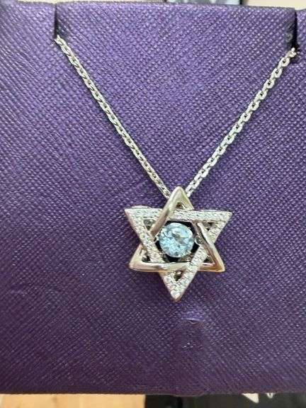 Beautiful "Blue topaz" star dancing pendant