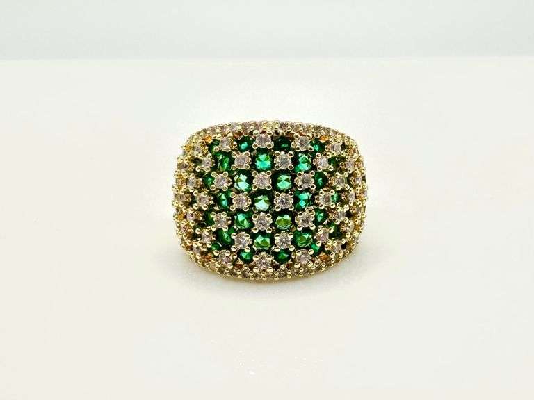 Stunning 5.75 Cttw 14, Kt Yellow Gold Plate Simulated Emerald Diamond Ring