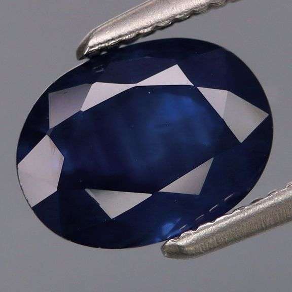 Stunning 2.14ct HEATED ONLY midnight blue Sapphire!