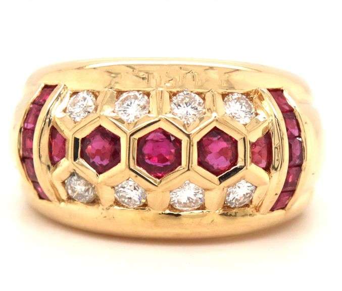18kt Yellow gold ruby and diamond ring