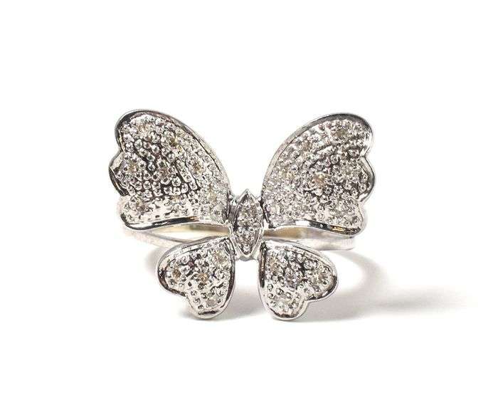 Dazzling 14K White Gold Diamond Butterfly Ring