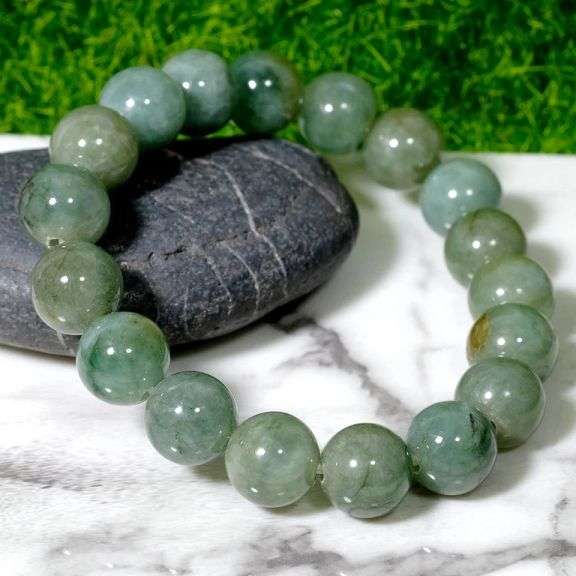 Large beads! 202 carats of rich green Burmese Jade! Untreated!