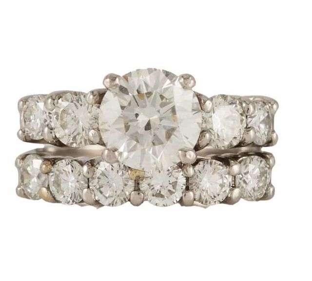 2.86ctw Round Diamond Graduated Bridal Set in Platinum