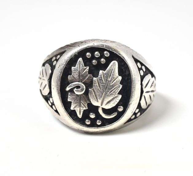 Sterling Silver Leaf and Vine Grape Ring
