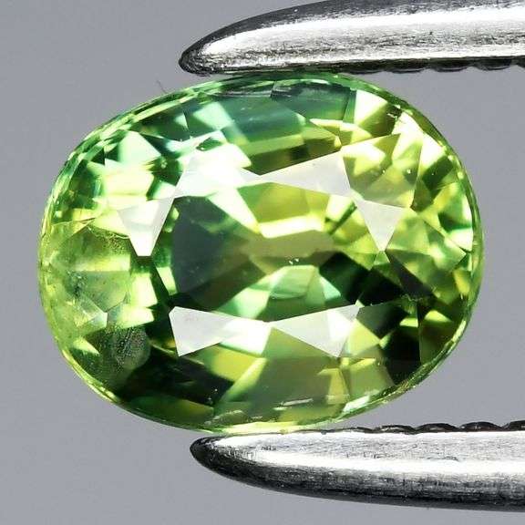 Simply gorgeous! VS grade! .57ct vivid green Sapphire! Untreated!