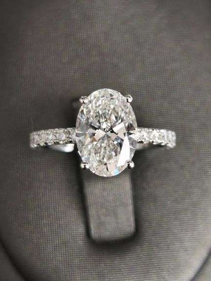 CERTIFIED BRAND NEW 14K WHITE GOLD DIAMOND ENGAGEMENT RING