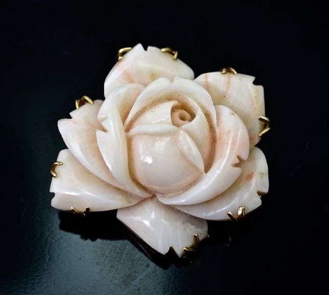 Beautifully Carved Coral Rose 14K  Brooch