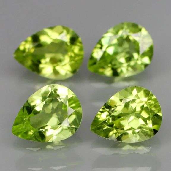 Pear cut! Untreated! Matched! 4.33ct Peridot set!