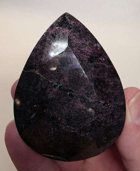 Display sized! 774.5 untreated Ruby in Matrix!