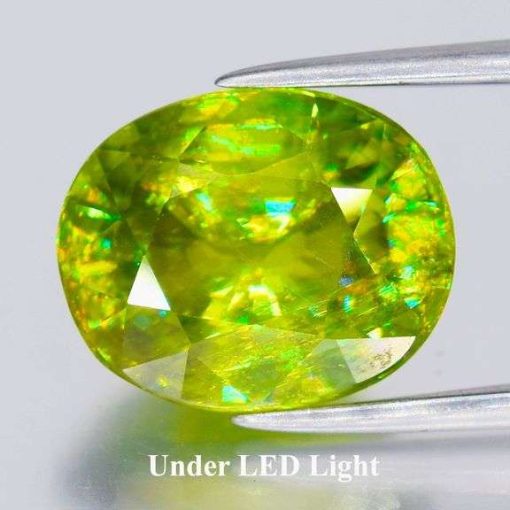 Premium grade 5ct heavy rainbow flashing Sphene