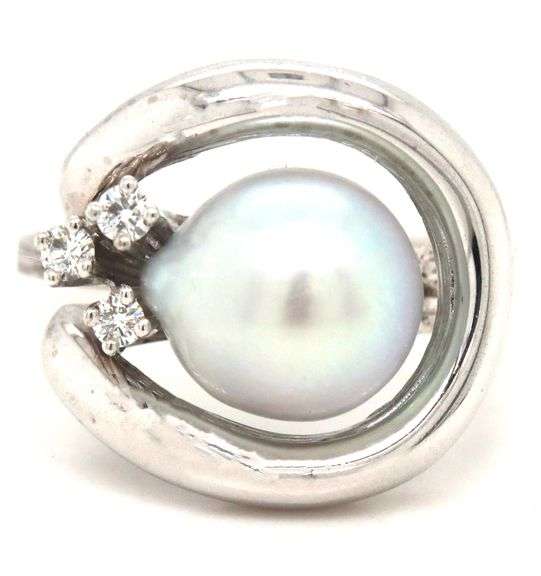 Modern 14K WG Pearl and Diamond Ring