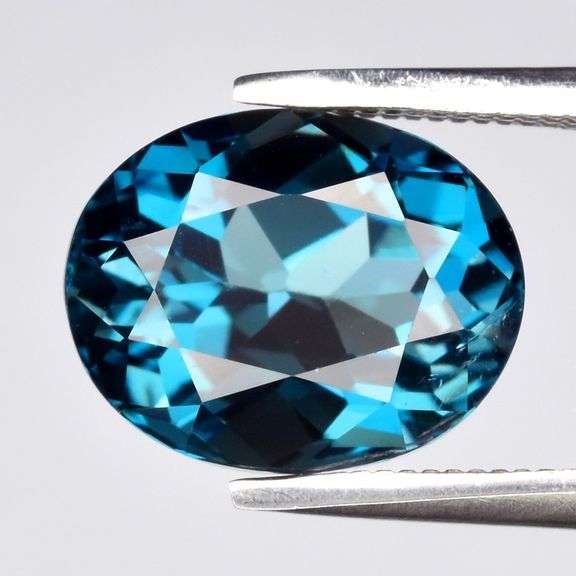 Top London blue! VS grade 3.95ct Brazilian Topaz!