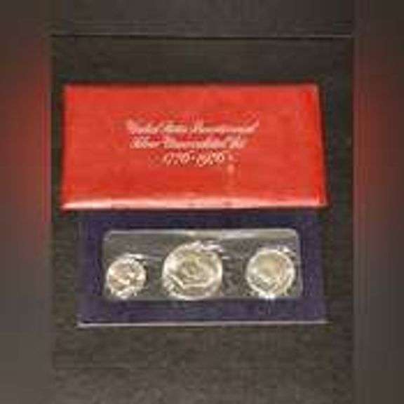 Three 3 Piece Red Pack Unc Silver Bicentennial Sets.