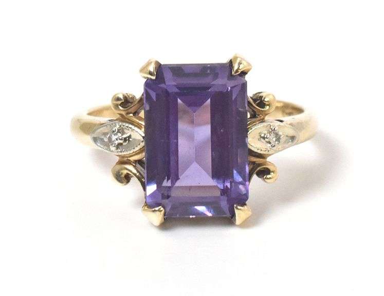 Beautiful 14K Yellow Gold Color Chain Sapphire Gemstone Ring with Diamond Accents