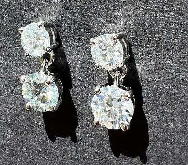 Sparkling White VVs1 3.85 Ctw Simulated Diamond Drop  Earrings