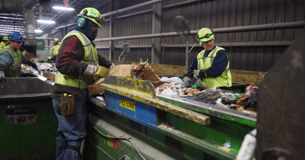 Is Economic Populism the Key to Winning Over Rust Belt Voters?