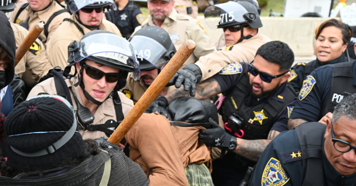 The Data Brokers Fueling ICE’s Deportation Machine—And the Union Shareholders Fighting Back